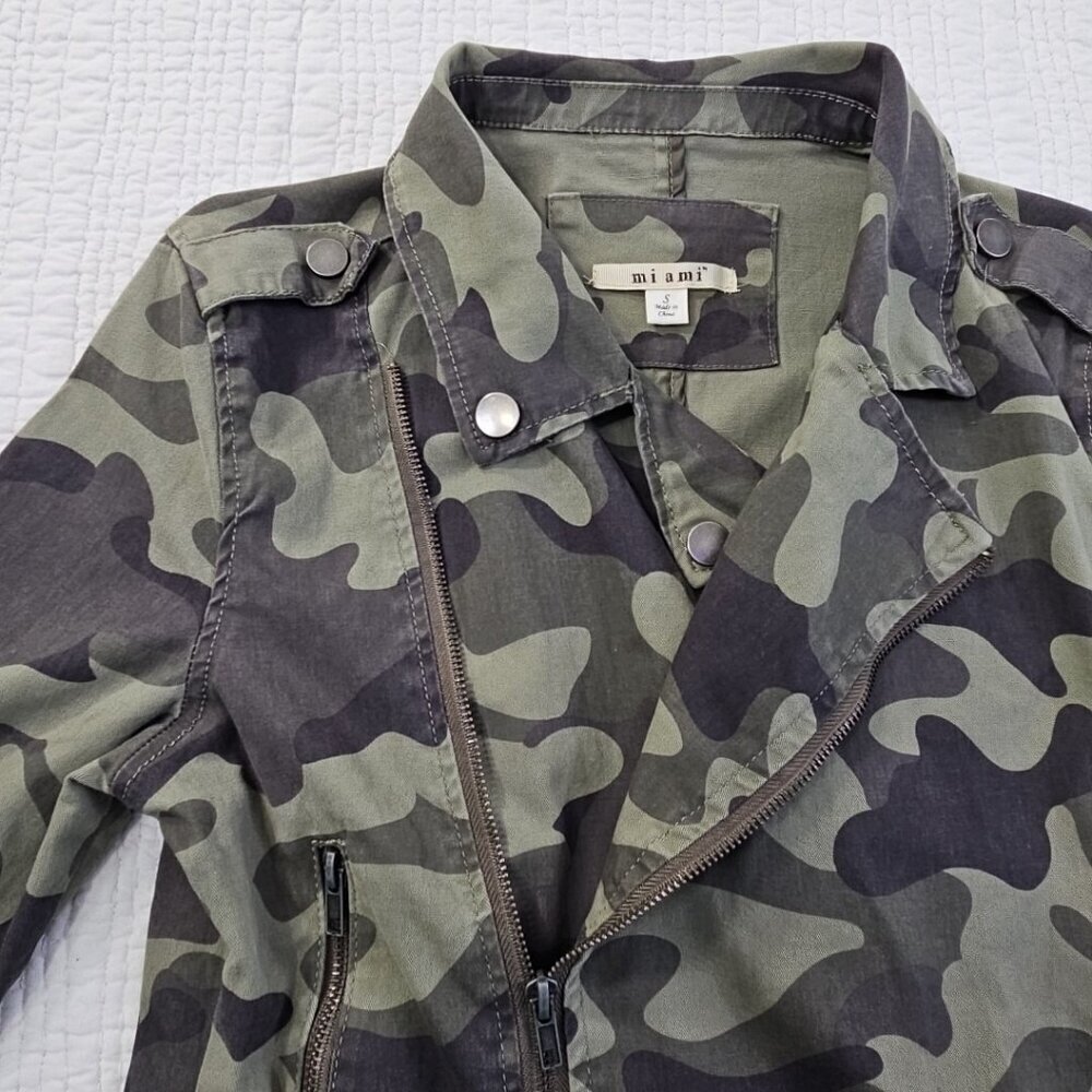 Mi Ami Women's Full Zip Jacket Size Small Green Camo Safari Buckle Pockets EUC - Picture 4 of 10